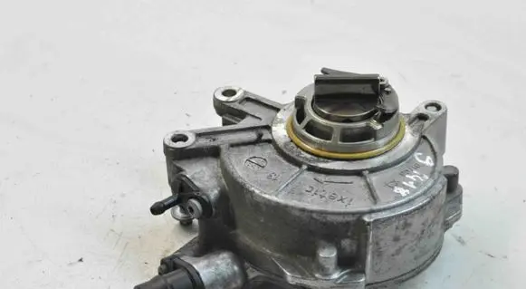 BMW 5 F10 F11 Vacuum pump 8605976