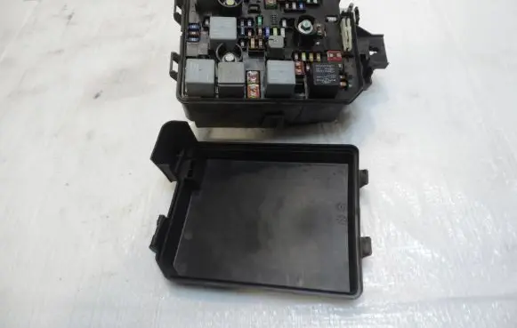 Opel Mokka Fuse box set 95263744