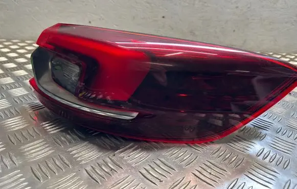 Opel Insignia B Rear/tail lights 39099123 20590203