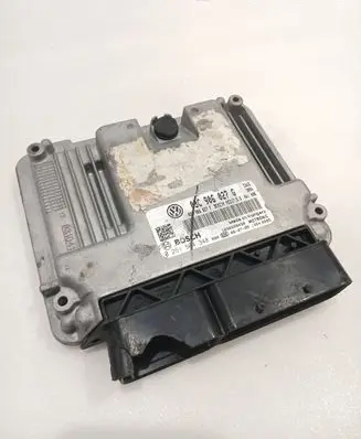 Volkswagen Golf VI Engine control unit/module 03C906027G 0261S04348 038906027F