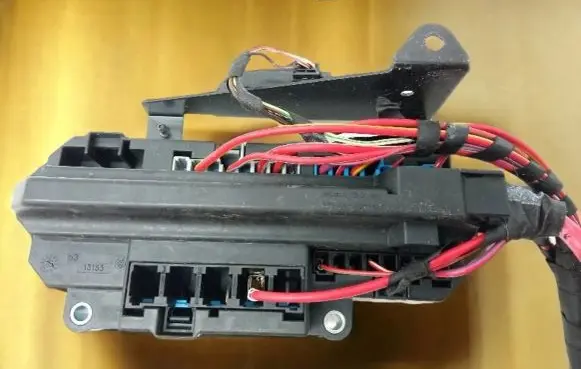 BMW 7 E65 E66 Fuse box set 690058303