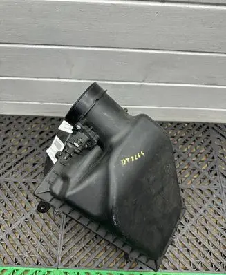 BMW 5 G30 G31 Air filter box 8620473 8620945 7643301