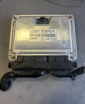 Audi A4 S4 B6 8E 8H Engine control unit/module 038906019JQ 0281011142