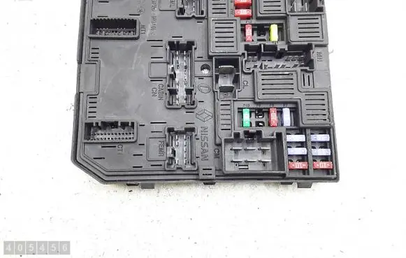 Nissan Pulsar Fuse module 284B73ZL0A