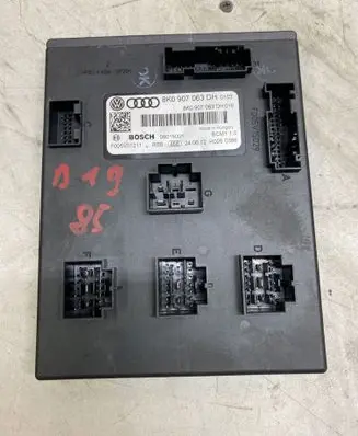 Audi A4 S4 B8 8K Comfort/convenience module 8K0907063DH 08016001