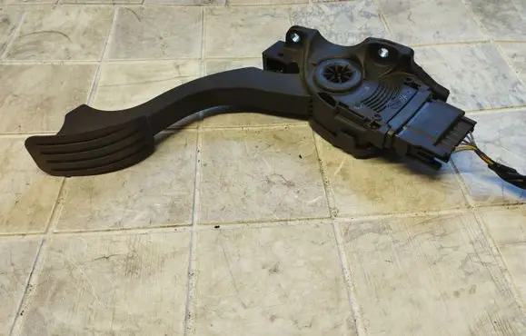 Ford Mondeo MK IV Accelerator throttle pedal 6G929F836RD 6PV01083414