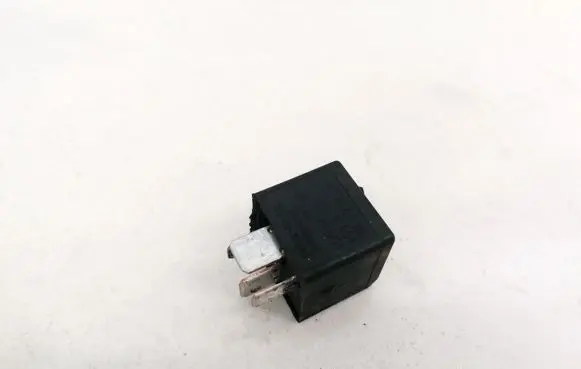 BMW 5 GT F07 Other relay 61366901469 v23136-j6-x48