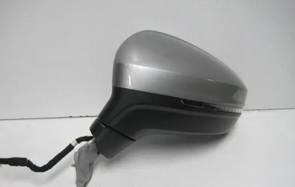 Volkswagen Tiguan Front door electric wing mirror 