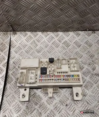 Volvo S40 Fuse module 8690719
