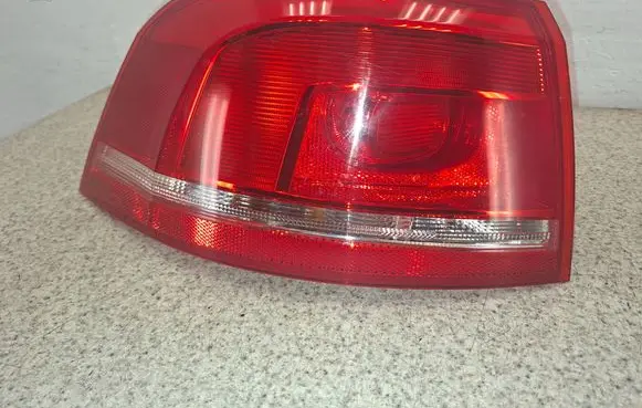 Volkswagen PASSAT B7 Rear/tail lights 3AF945095E 605001 E12990
