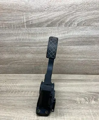 Seat Ibiza III (6L) Accelerator throttle pedal 6Q1721503 0281002378