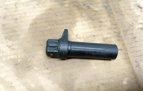 BMW 5 E39 Crankshaft position sensor 2243560