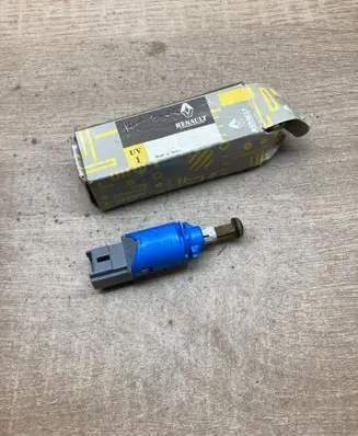 Renault Megane II Brake pedal sensor switch 8200168239 8200168239B