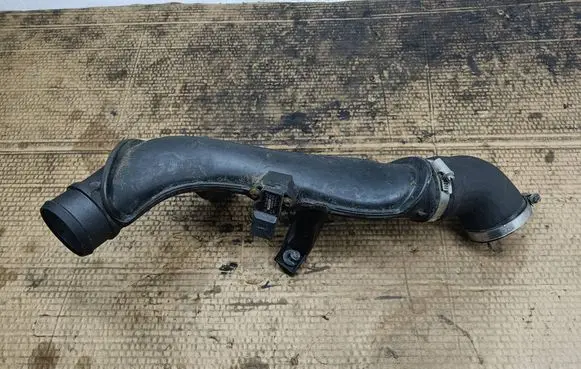Skoda Yeti (5L) Intercooler hose/pipe 1K0145770N 1K0145838AG 0261230073