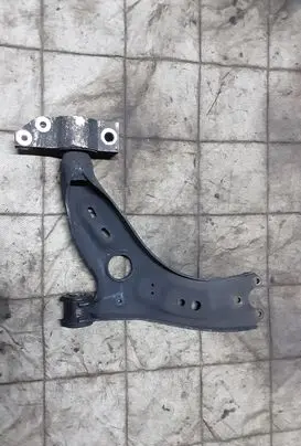 Volkswagen Golf VI Front lower control arm/wishbone