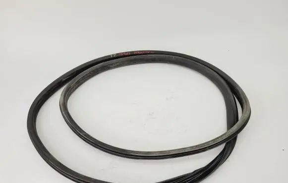 Citroen Berlingo Front door rubber seal 13183