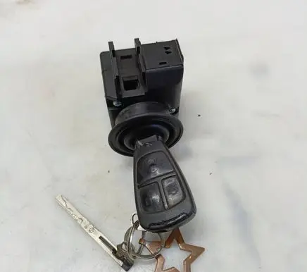 Mercedes-Benz E W210 Ignition lock 33000201 2105450008 9016435890201105
