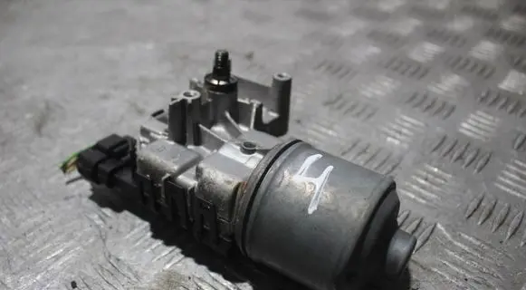 Peugeot 207 Wiper motor 0390241540