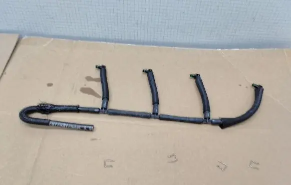 Skoda Octavia Mk2 (1Z) Fuel return line/hose 