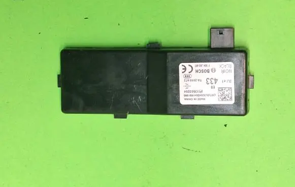 Opel Corsa E Door central lock control unit/module 13503204 F00HJ00487 TA2010972