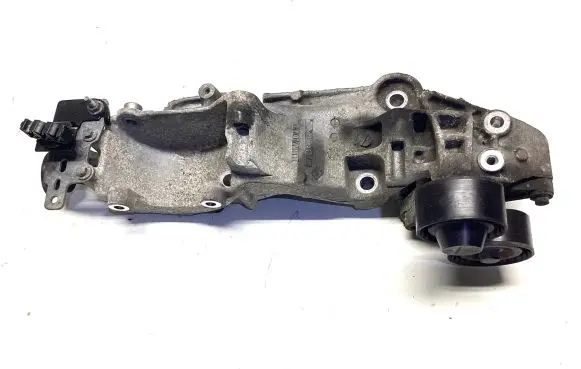 Nissan Qashqai Generator/alternator bracket 117103585R