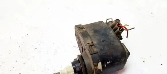 Headlight level adjustment motor