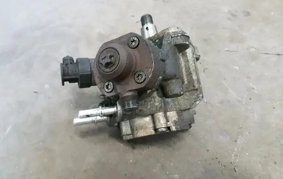 Ford Fiesta Fuel injection high pressure pump 445010539