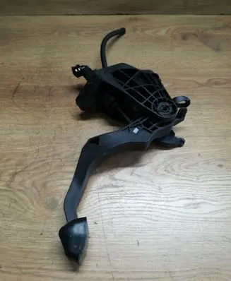 Skoda Fabia Mk2 (5J) Clutch pedal 6R1721059AB