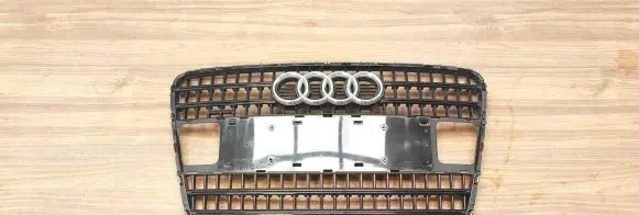 Audi Q7 4L Front bumper upper radiator grill 4L0853651A