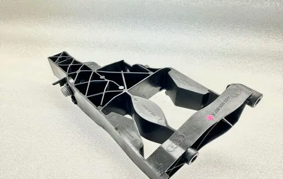 Audi A6 S6 C7 4G Headlight/headlamp mounting bracket 4G0805607A