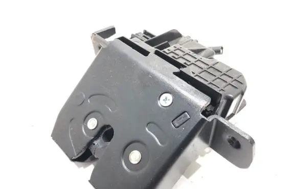 KIA Stinger Tailgate exterior lock 