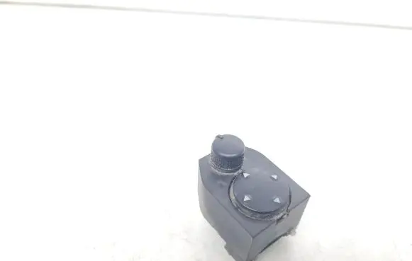 Audi A4 S4 B5 8D Wing mirror switch 8D0959565A