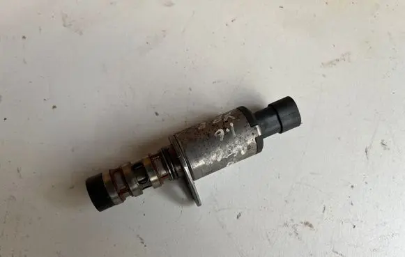 Opel Astra J Valve oil control 55567050