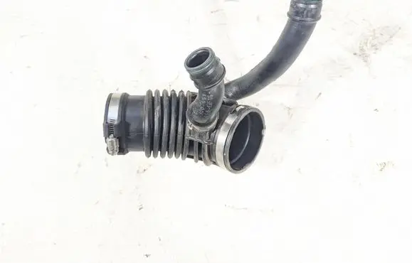 BMW 7 G11 G12 Turbo air intake inlet pipe/hose 7643302