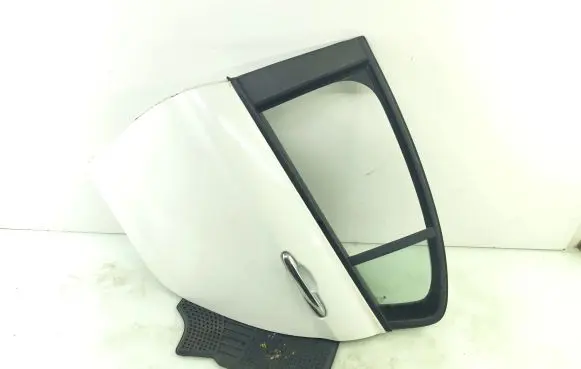 Fiat Tipo Rear door