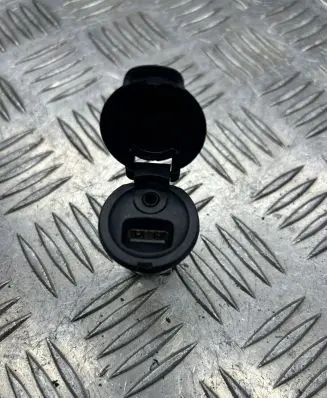 Peugeot 508 USB socket connector 96647952XT