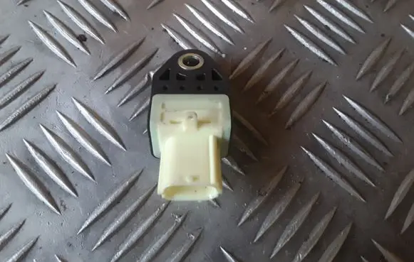 Subaru Legacy Airbag deployment crash/impact sensor 98235AG060