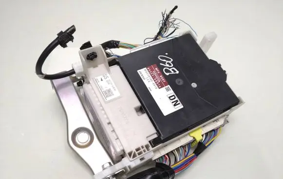 Toyota Yaris Other control units/modules 892210D870 MB2381008010 8273052k40