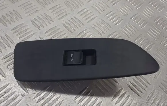 Toyota Auris 150 Quarter vent window switch 74231-02530