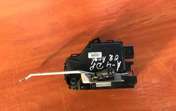 Audi A4 S4 B6 8E 8H Front door lock 4B2837016G