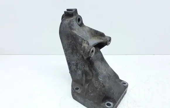 Mercedes-Benz E W211 Engine mounting bracket A6112230704