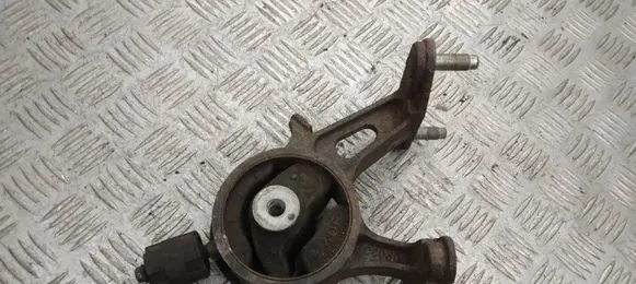 Toyota Auris 150 Engine mount bracket