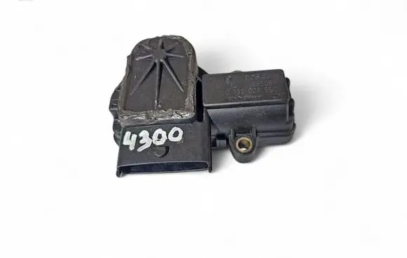 Alfa Romeo 156 Throttle valve position sensor 0132008650