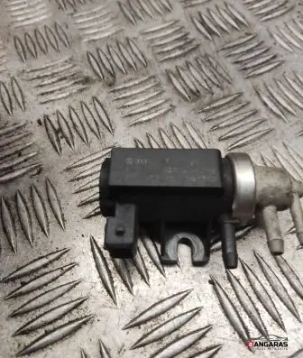 Audi A6 S6 C5 4B Turbo solenoid valve 8d0906627b