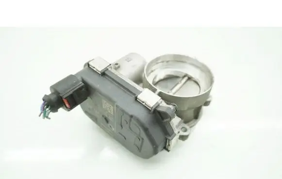 Volkswagen Golf VIII Throttle body valve 04E133062T