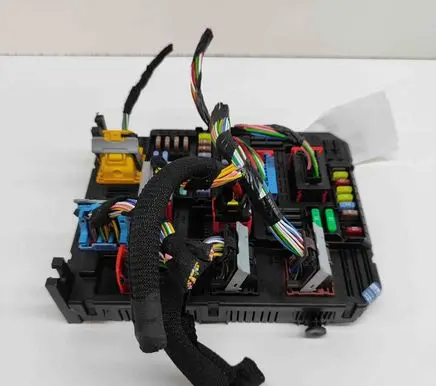 Opel Corsa F Fuse module 9845141280