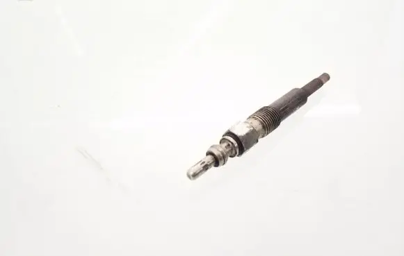 Volkswagen PASSAT B5 Glow plug 