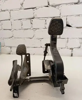 Mercedes-Benz Vito Viano W638 Pedal assembly A6382900416