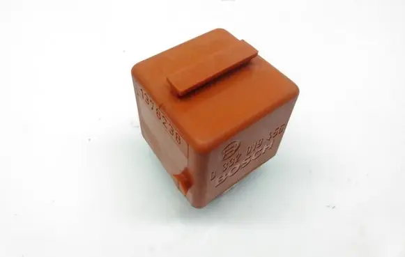 BMW 5 E34 Other relay 1378238