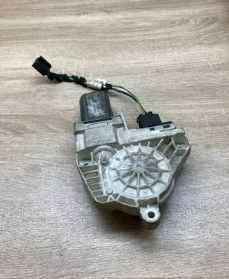 Audi A6 S6 C6 4F Rear door window regulator motor 4F0959802C